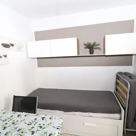 Muntaner 24- Piso Con Piscina Comunitaria *