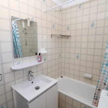 Muntaner 24- Piso Con Piscina Comunitaria